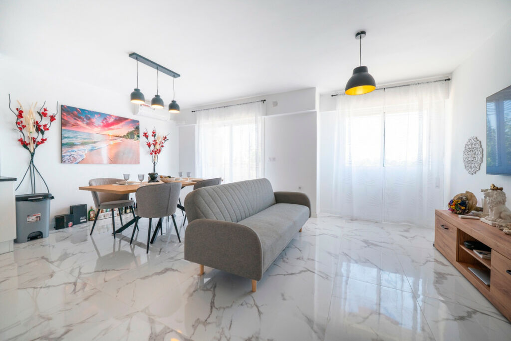 Middle Floor Apartment Punta Prima Alicante - image 3