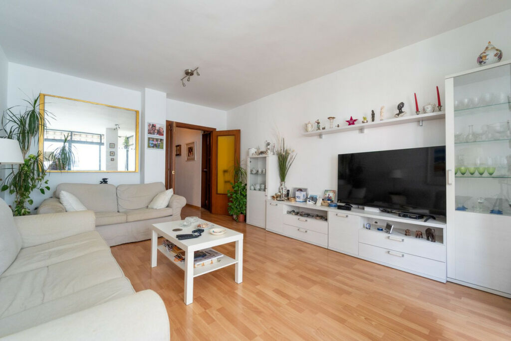 Middle Floor Apartment Torreblanca Málaga - image 3