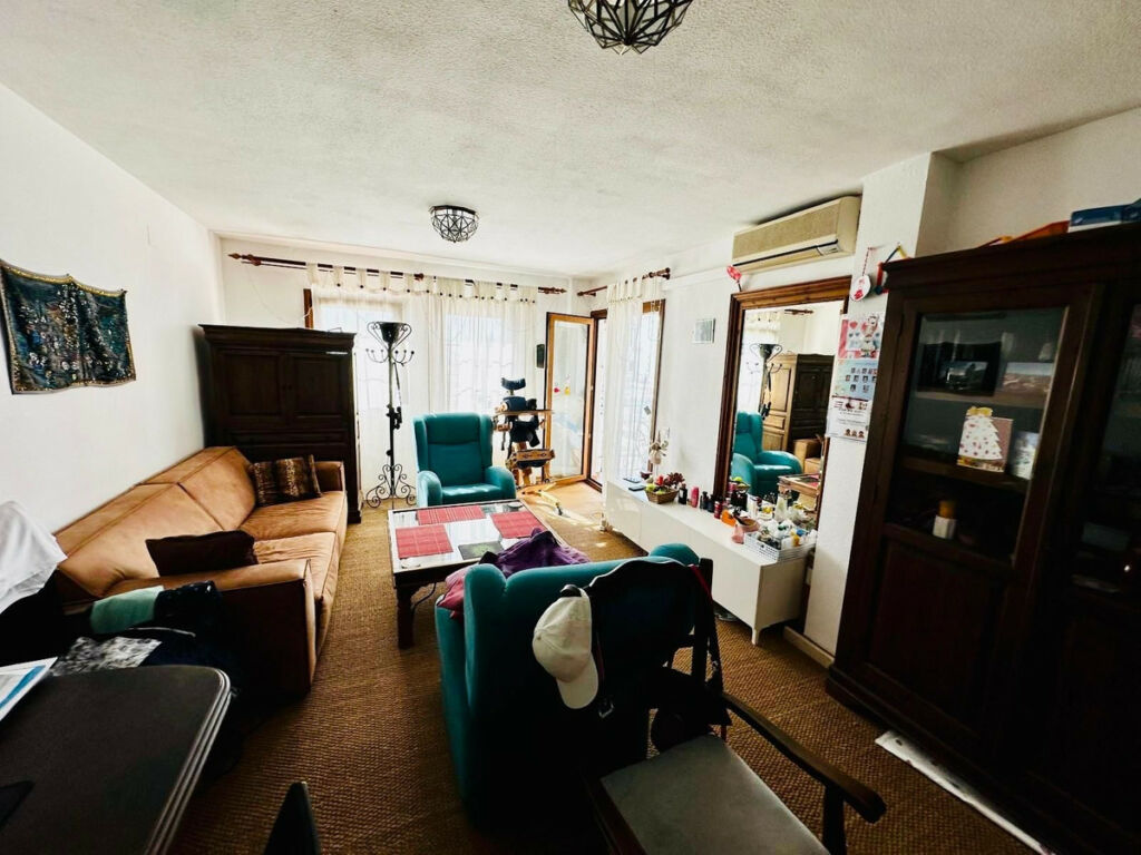 Middle Floor Apartment La Duquesa Málaga - image 3