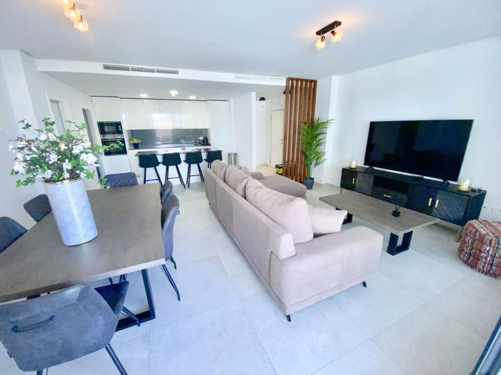 Middle Floor Apartment Benahavís Málaga - image 3