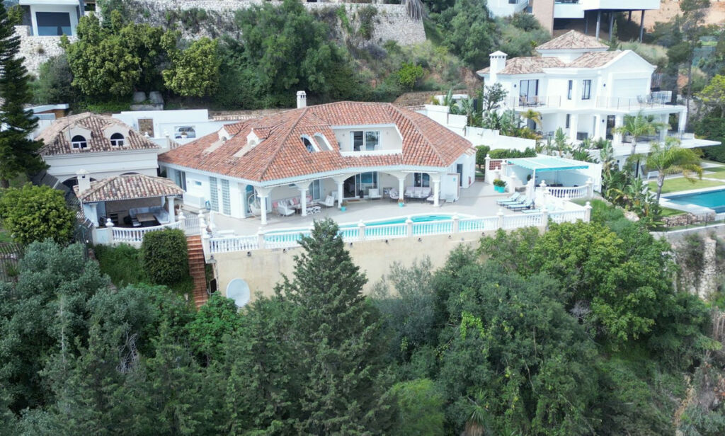 Detached Villa La Quinta Málaga - image 3