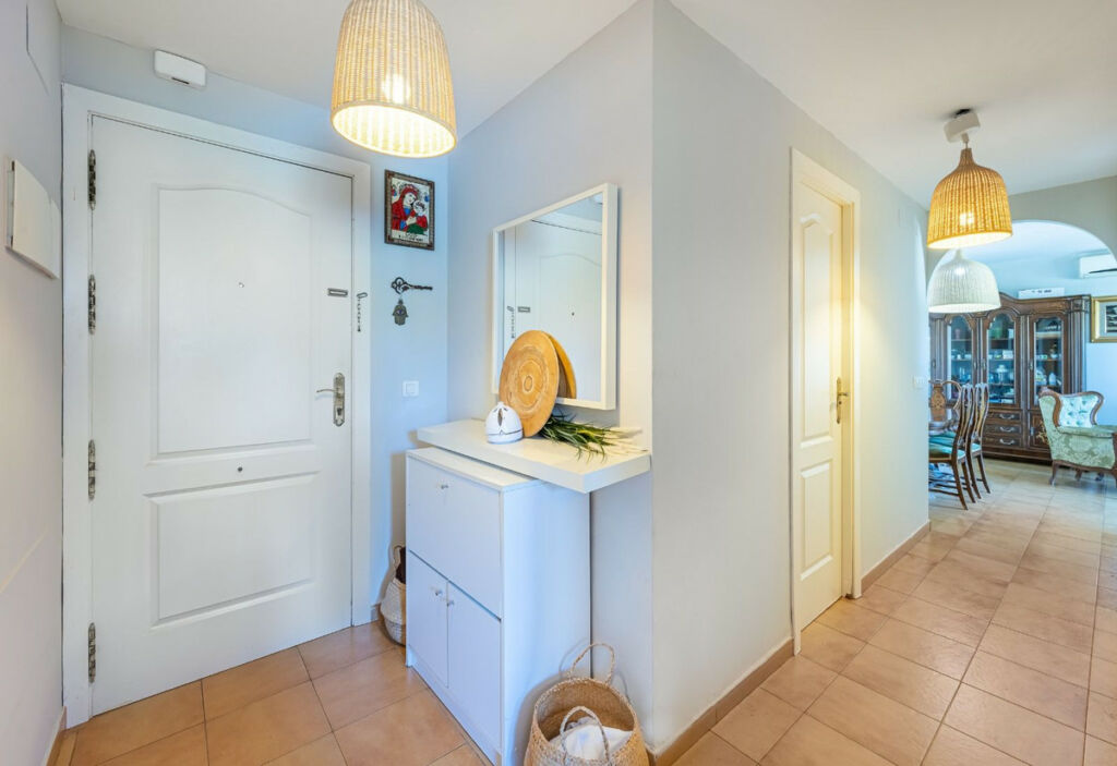 Penthouse Calahonda Málaga - image 3