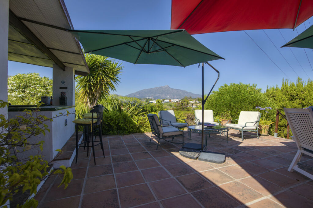 Detached Villa Valle del Sol Málaga - image 3
