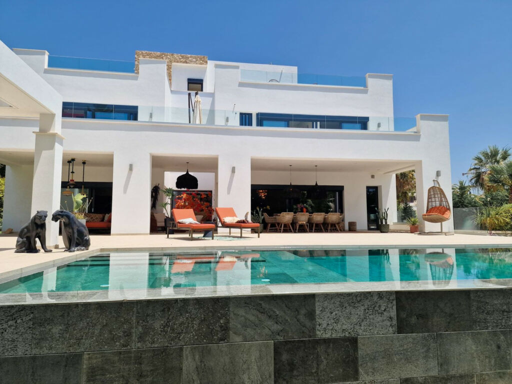 Detached Villa Marbella Málaga - image 4