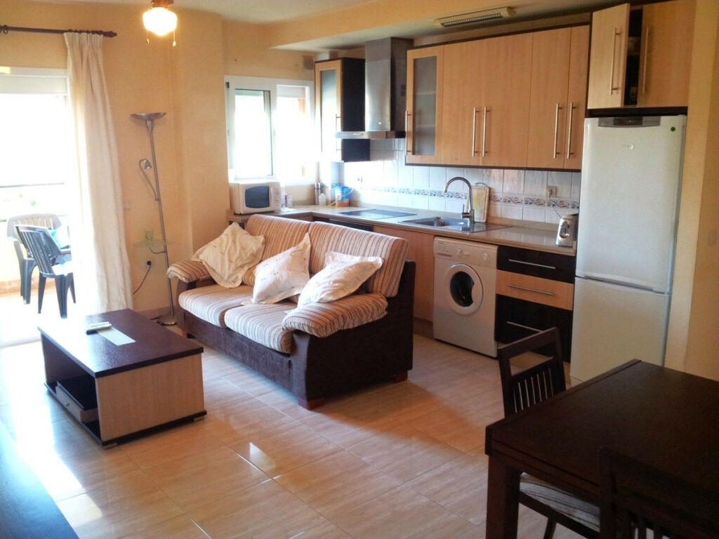 Middle Floor Apartment San Luis de Sabinillas Málaga - image 3