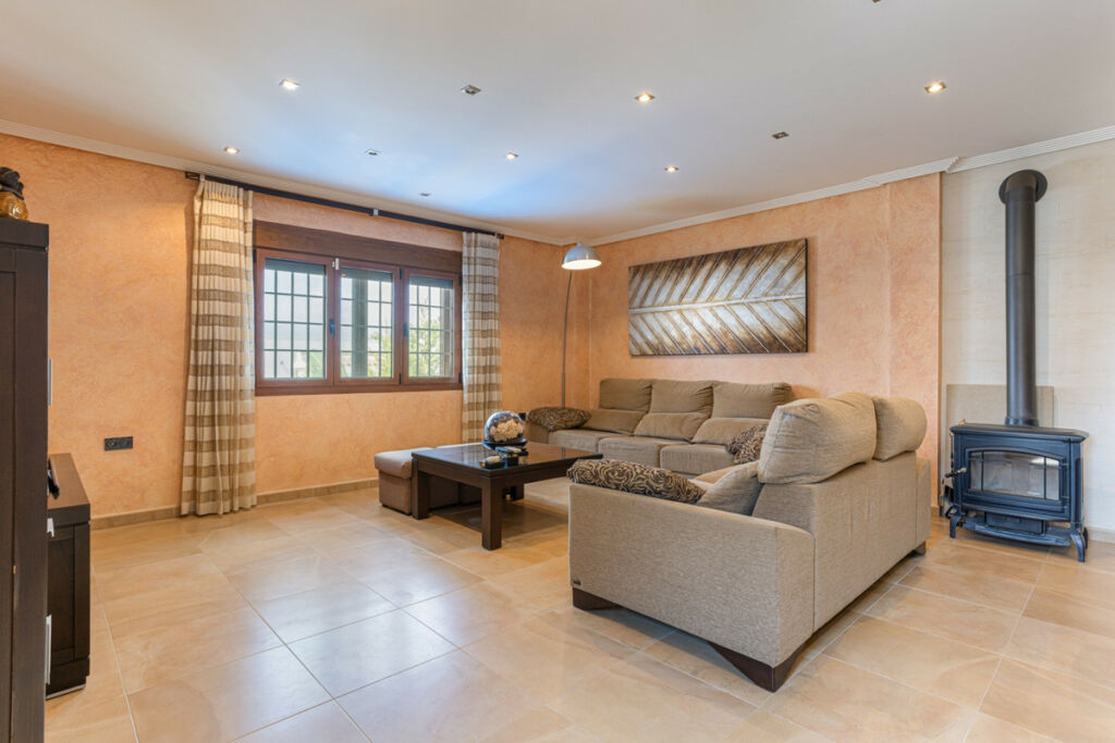 Detached Villa Los Montesinos Alicante - image 3