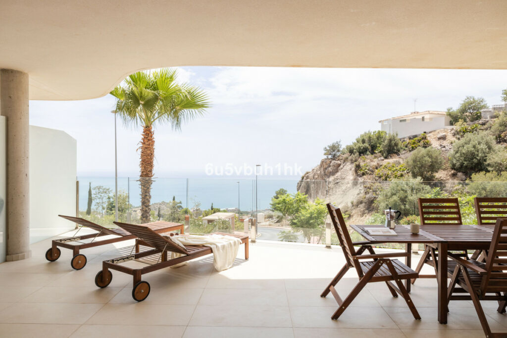 Ground Floor Apartment La Capellania Málaga - image 3