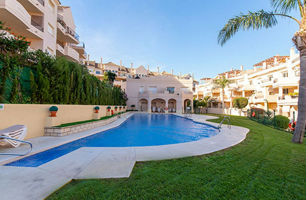 Duplex La Duquesa Málaga - image 3