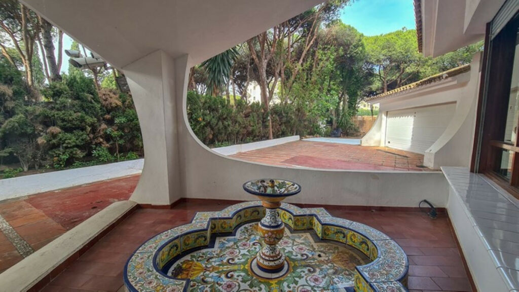 Detached Villa Cabopino Málaga - image 3