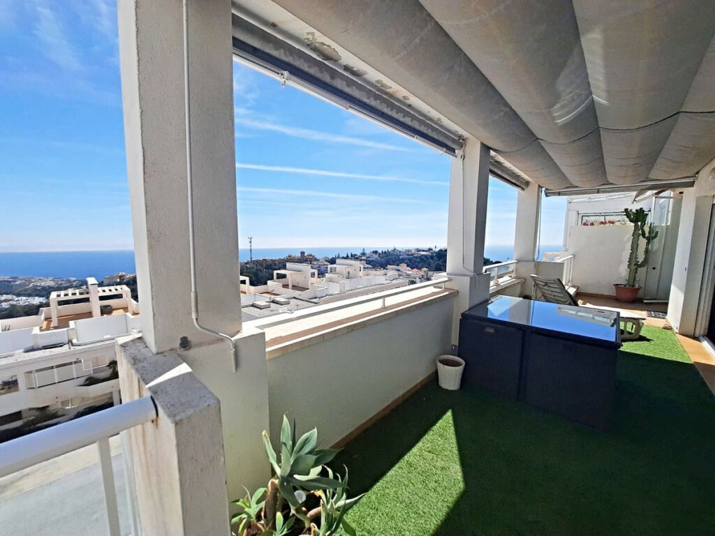 Penthouse Benalmadena Pueblo Málaga - image 3