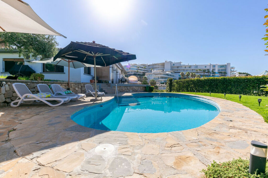 Detached Villa La Capellania Málaga - image 3
