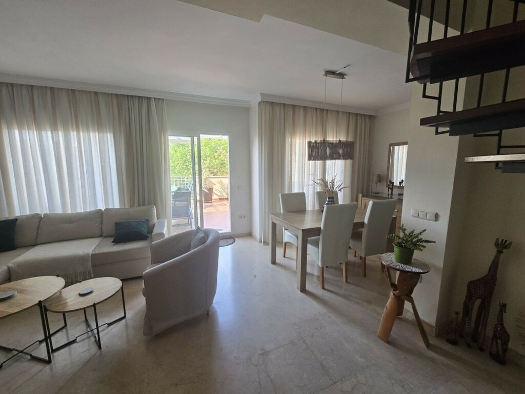 Penthouse Duplex Elviria Málaga - image 3