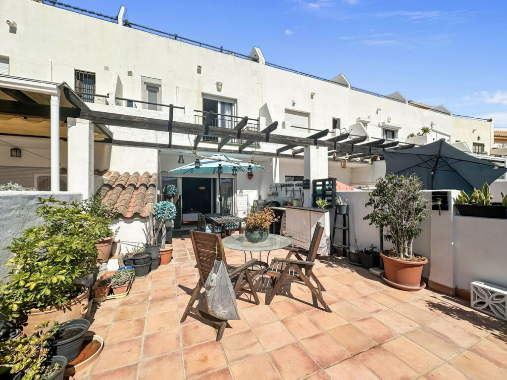 Townhouse Manilva Málaga - image 4