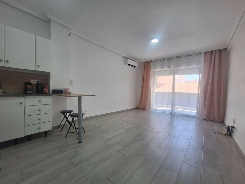 Middle Floor Apartment Playa Del Cura Alicante - image 6