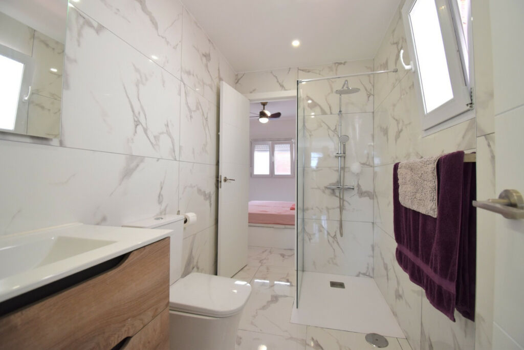 Middle Floor Apartment Villamartin Alicante - image 3