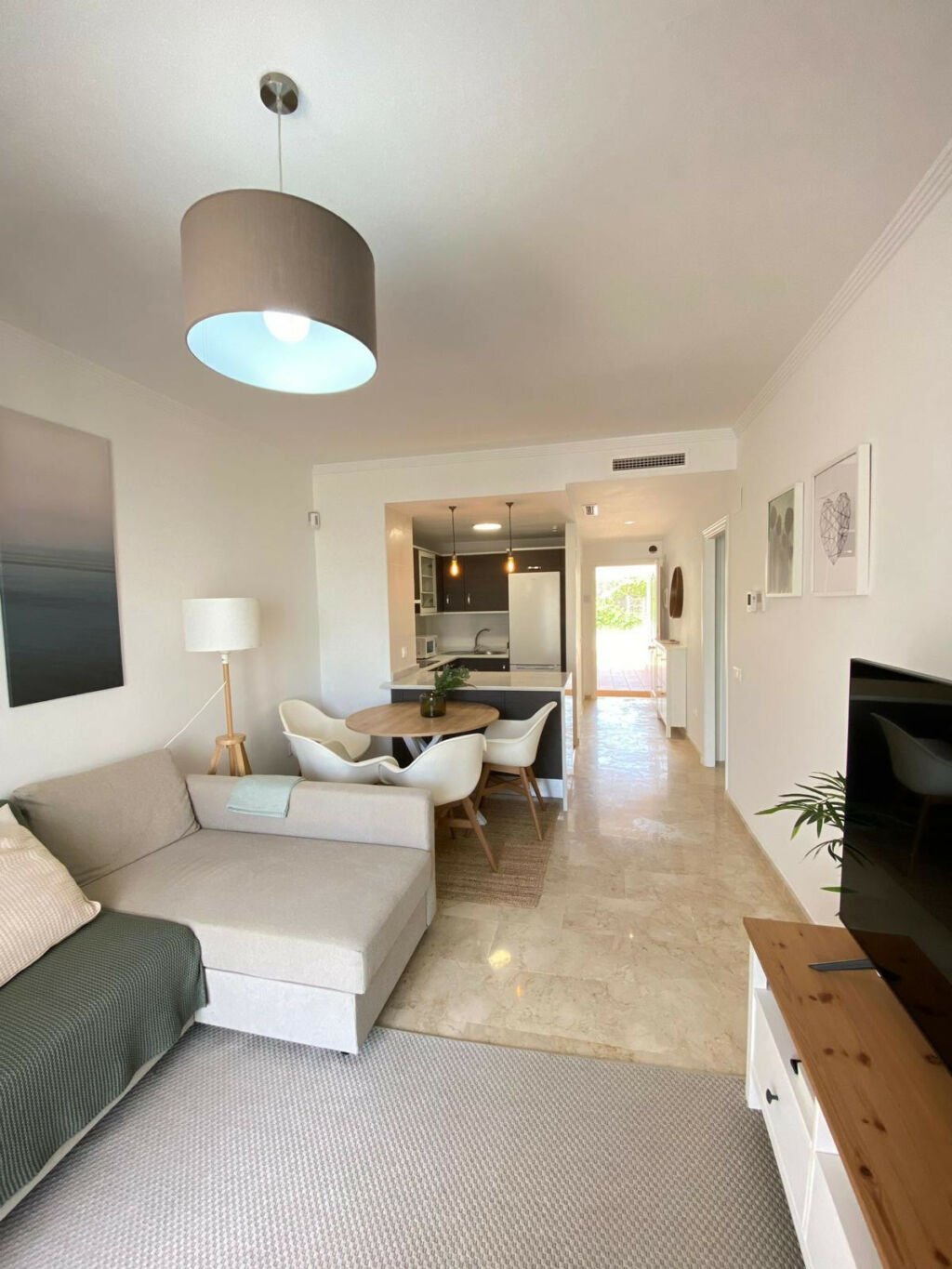 Middle Floor Apartment Manilva Málaga - image 3