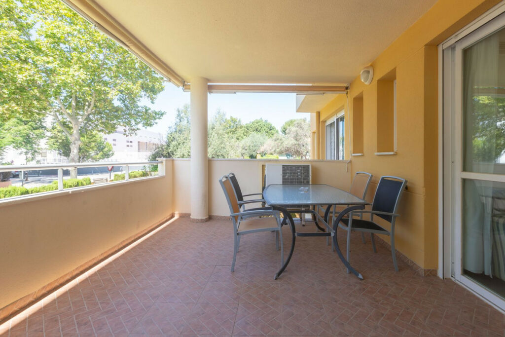 Middle Floor Apartment Elviria Málaga - image 3