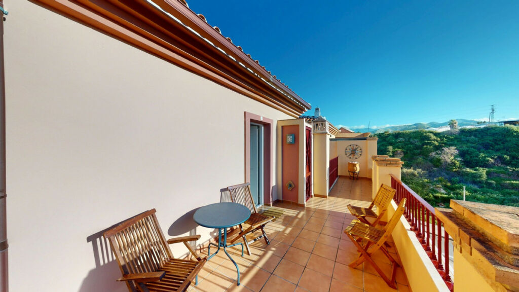 Penthouse Mezquitilla Málaga - image 3