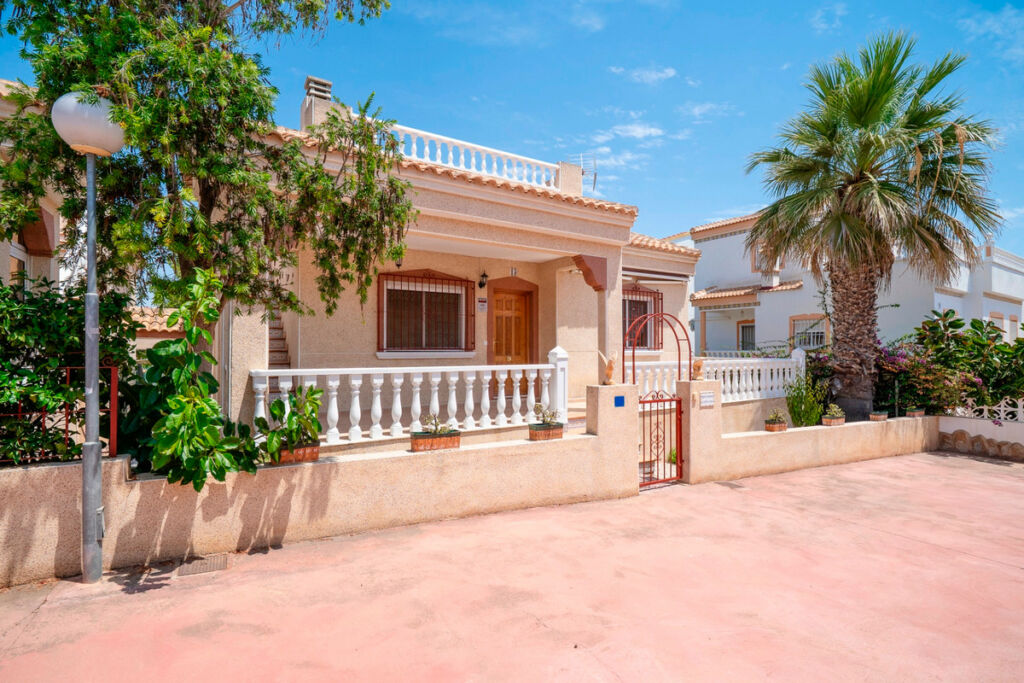 Detached Villa Algorfa Alicante - image 3