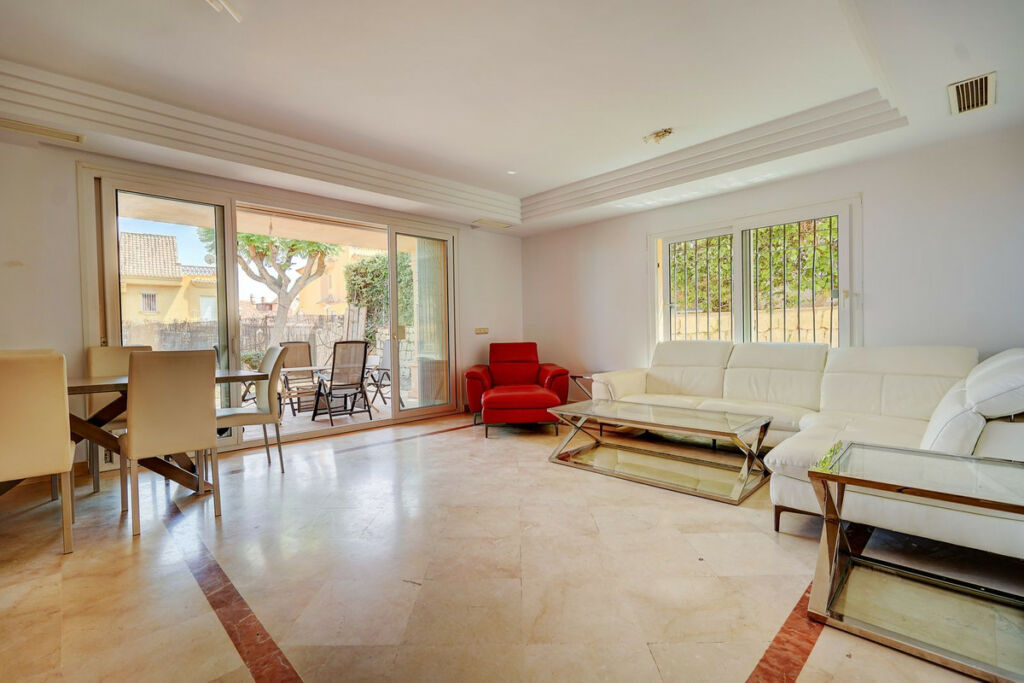 Semi-Detached House Riviera del Sol Málaga - image 3