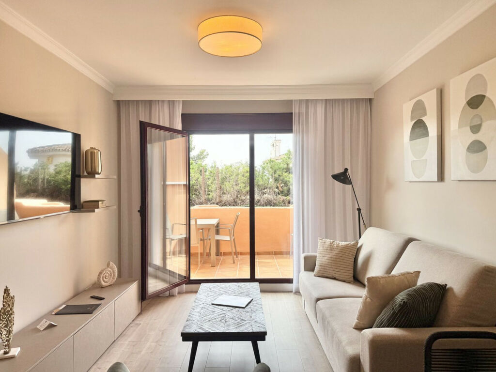 Middle Floor Apartment Benahavís Málaga - image 3