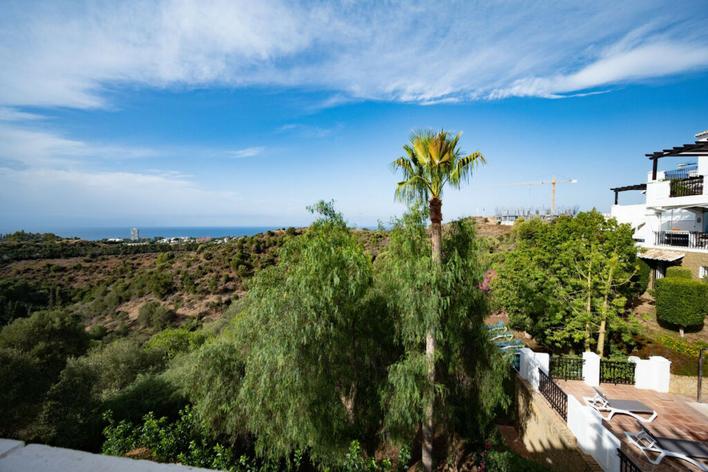 Penthouse Duplex Altos de los Monteros Málaga - image 3