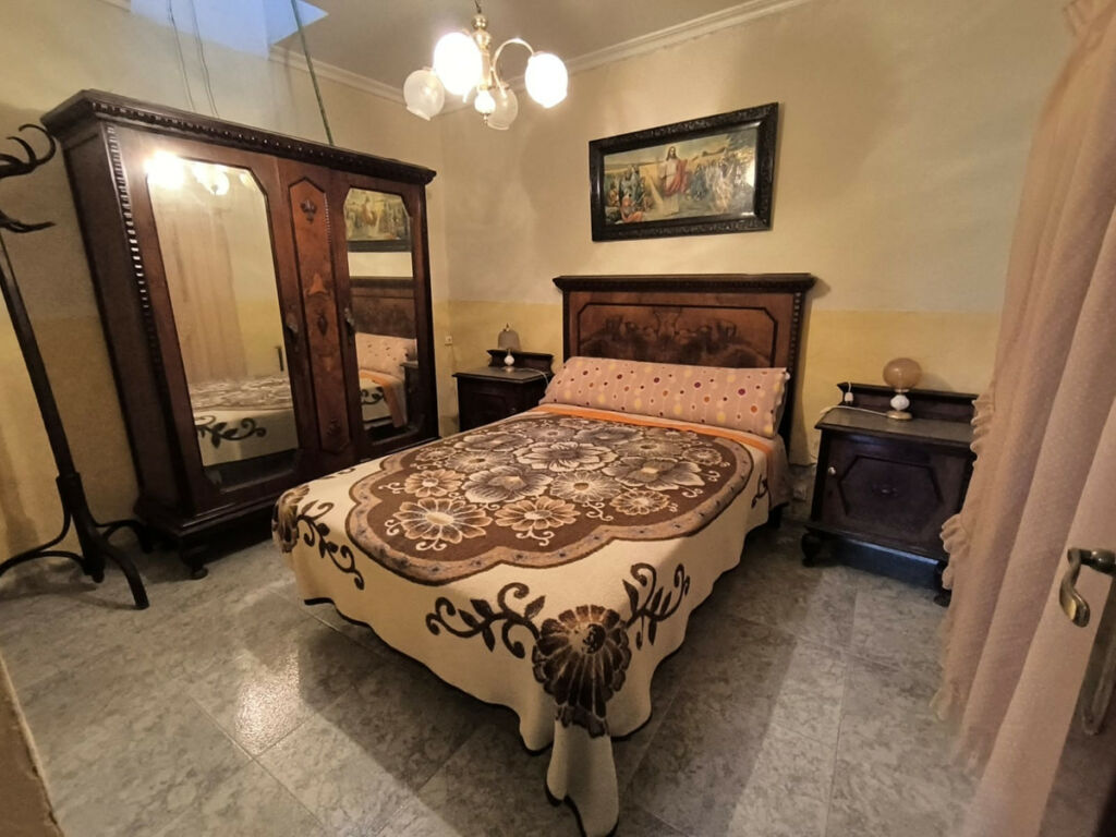 Townhouse Yecla Murcia - image 3