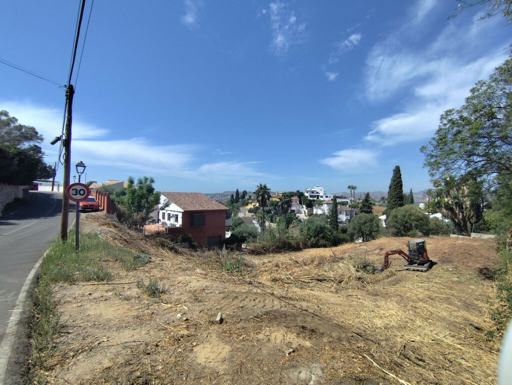 Residential Plot Sierrezuela Málaga - image 3