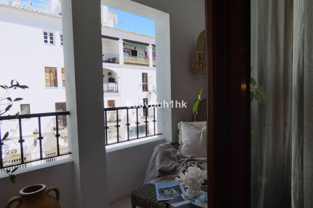 Middle Floor Apartment La Duquesa Málaga - image 3