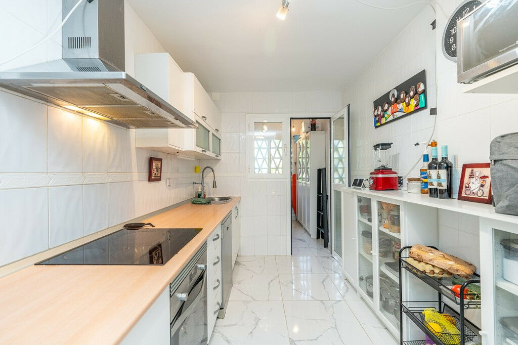 Ground Floor Apartment Marbella Málaga - image 3