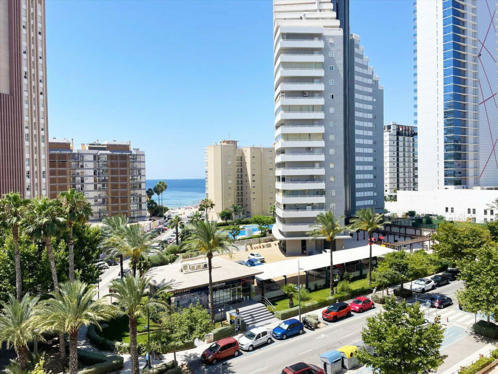 Middle Floor Apartment Calpe Alicante - image 2