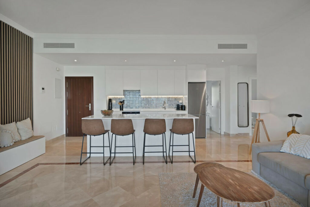 Ground Floor Apartment El Paraiso Málaga - image 5