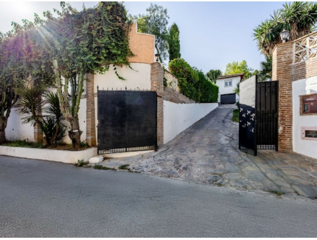 Detached Villa Marbella Málaga - image 3