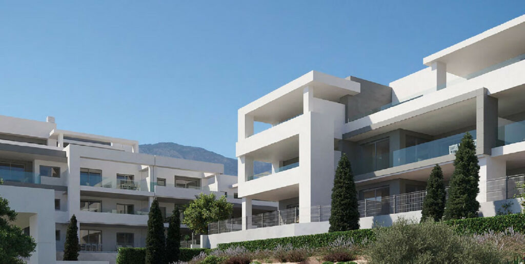 Middle Floor Apartment Estepona Málaga - image 3
