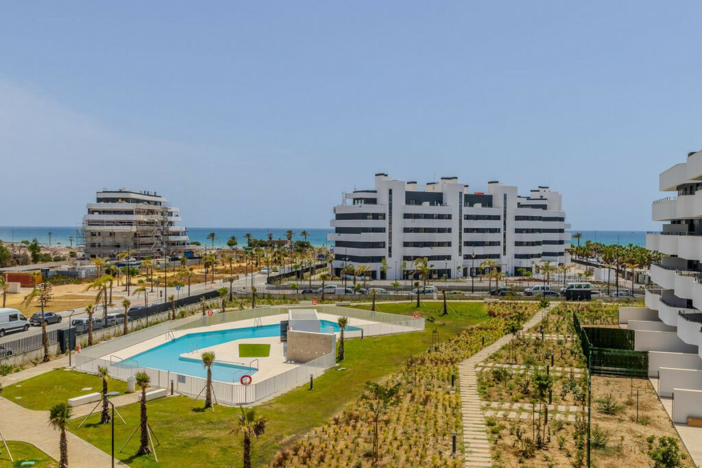 Middle Floor Apartment Torremolinos Málaga - image 3