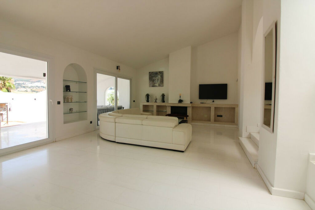 Detached Villa Benalmadena Málaga - image 3
