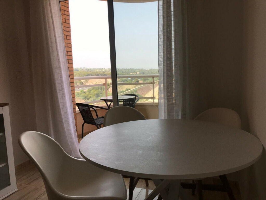 Middle Floor Apartment Benidorm Alicante - image 3