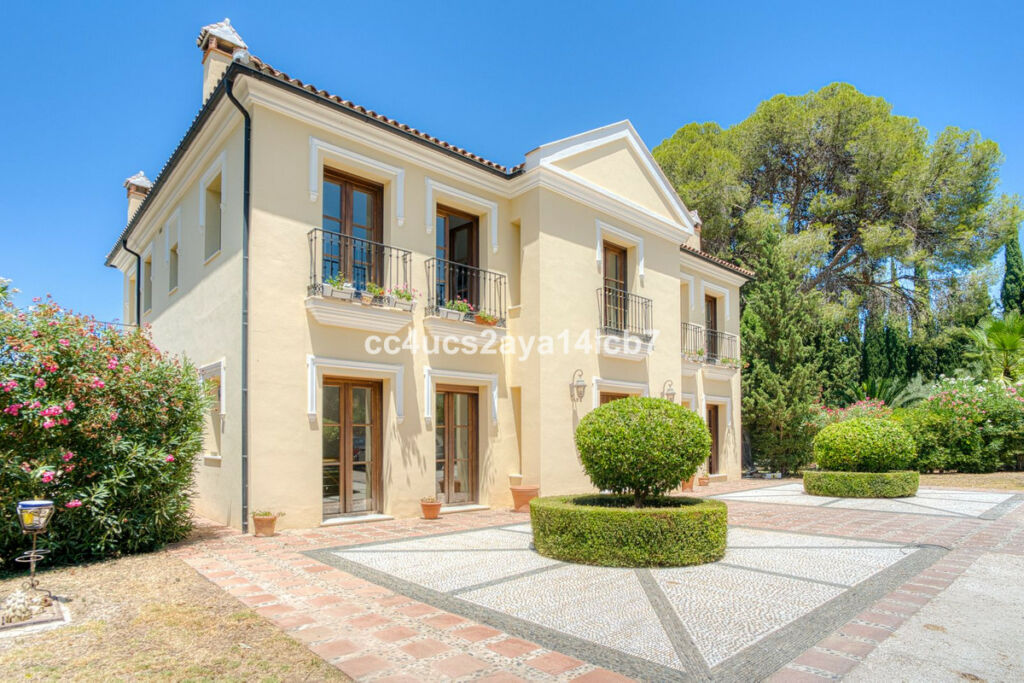Detached Villa Alhaurín el Grande Málaga - image 3