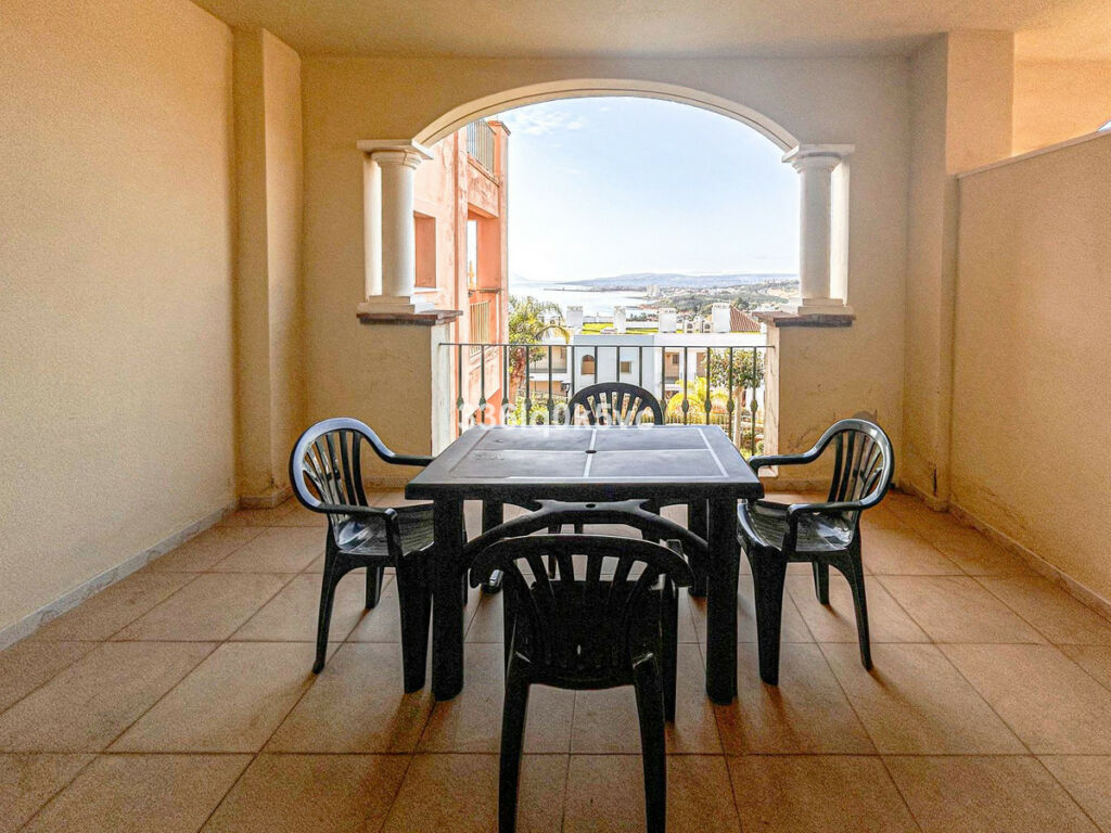 Middle Floor Apartment Manilva Málaga - image 3