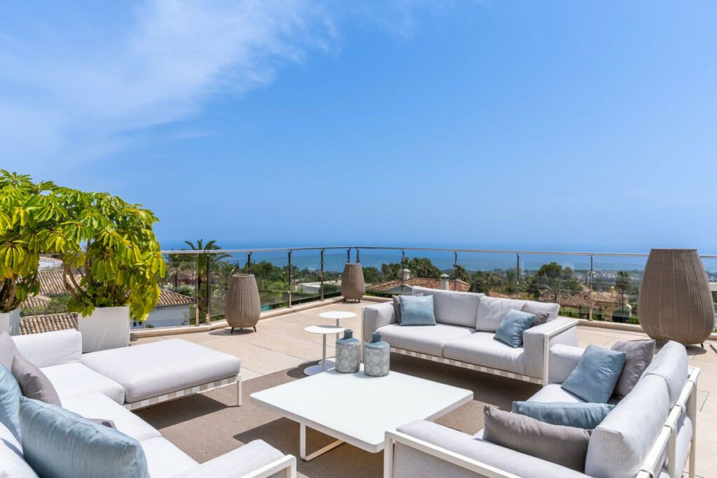 Townhouse Sierra Blanca Málaga - image 3