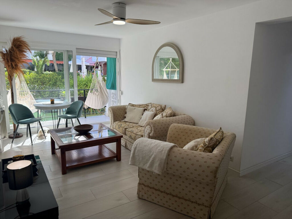 Middle Floor Apartment Estepona Málaga - image 3