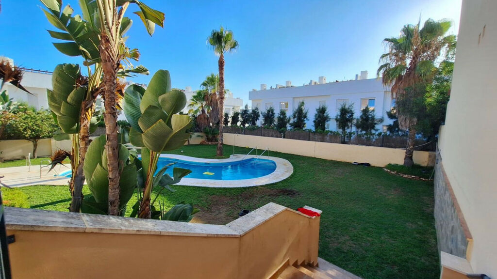 Townhouse Calahonda Málaga - image 3