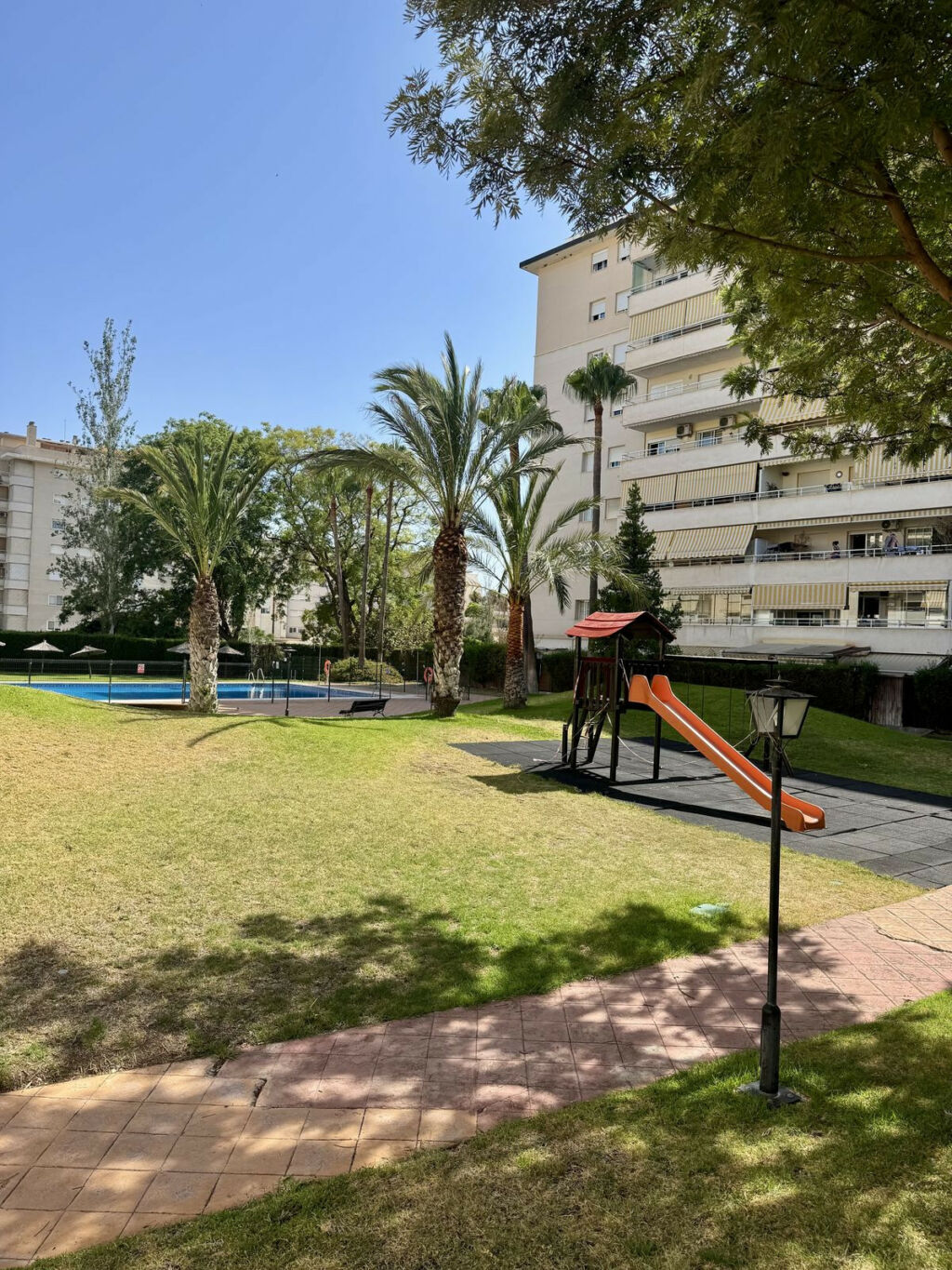 Middle Floor Apartment Benalmadena Costa Málaga - image 3