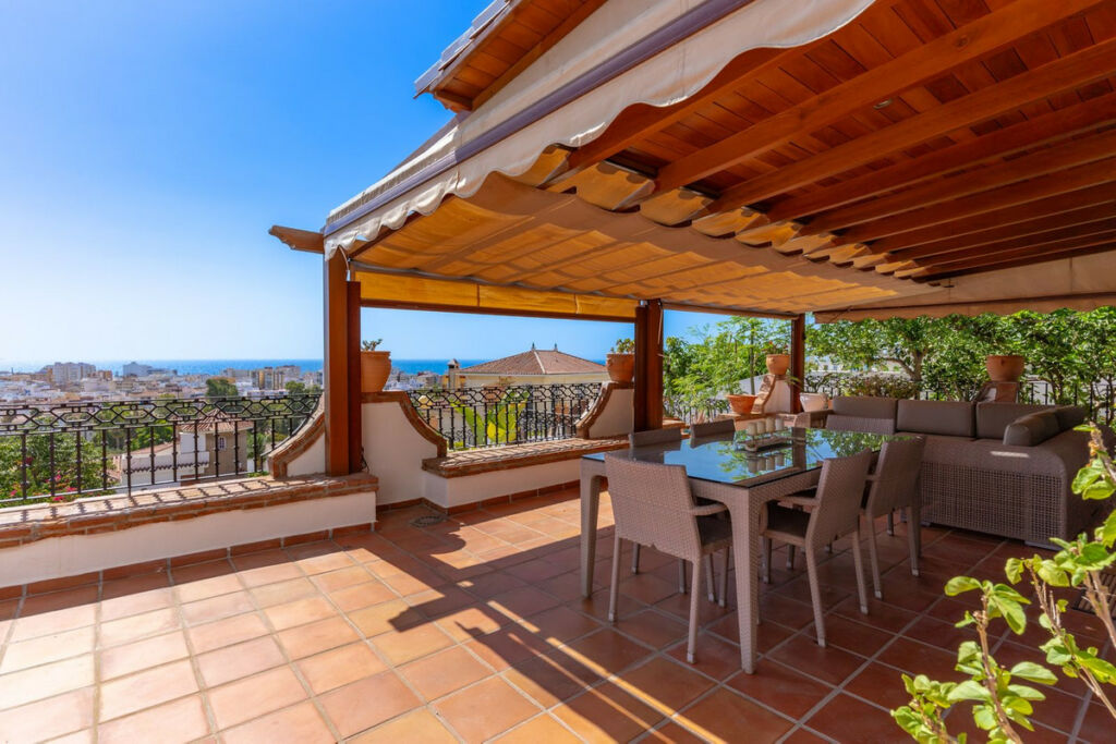 Detached Villa Torre del Mar Málaga - image 3