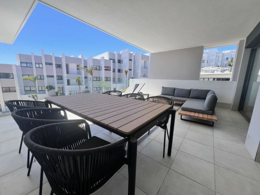 Middle Floor Apartment Manilva Málaga - image 3