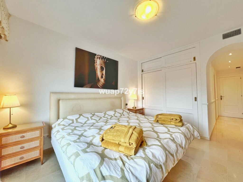 Middle Floor Apartment Estepona Málaga - image 3