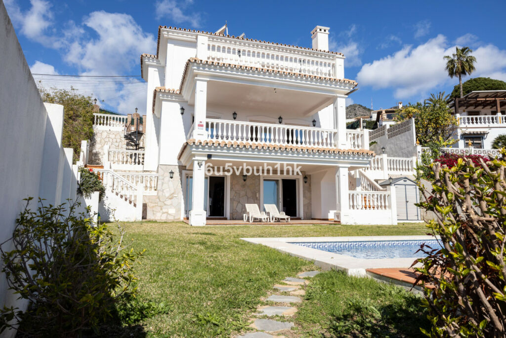 Detached Villa La Capellania Málaga - image 3