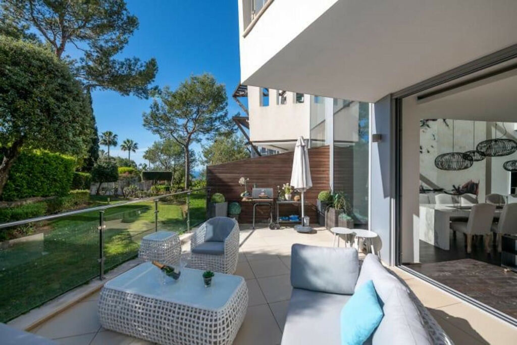 Townhouse Sierra Blanca Málaga - image 3