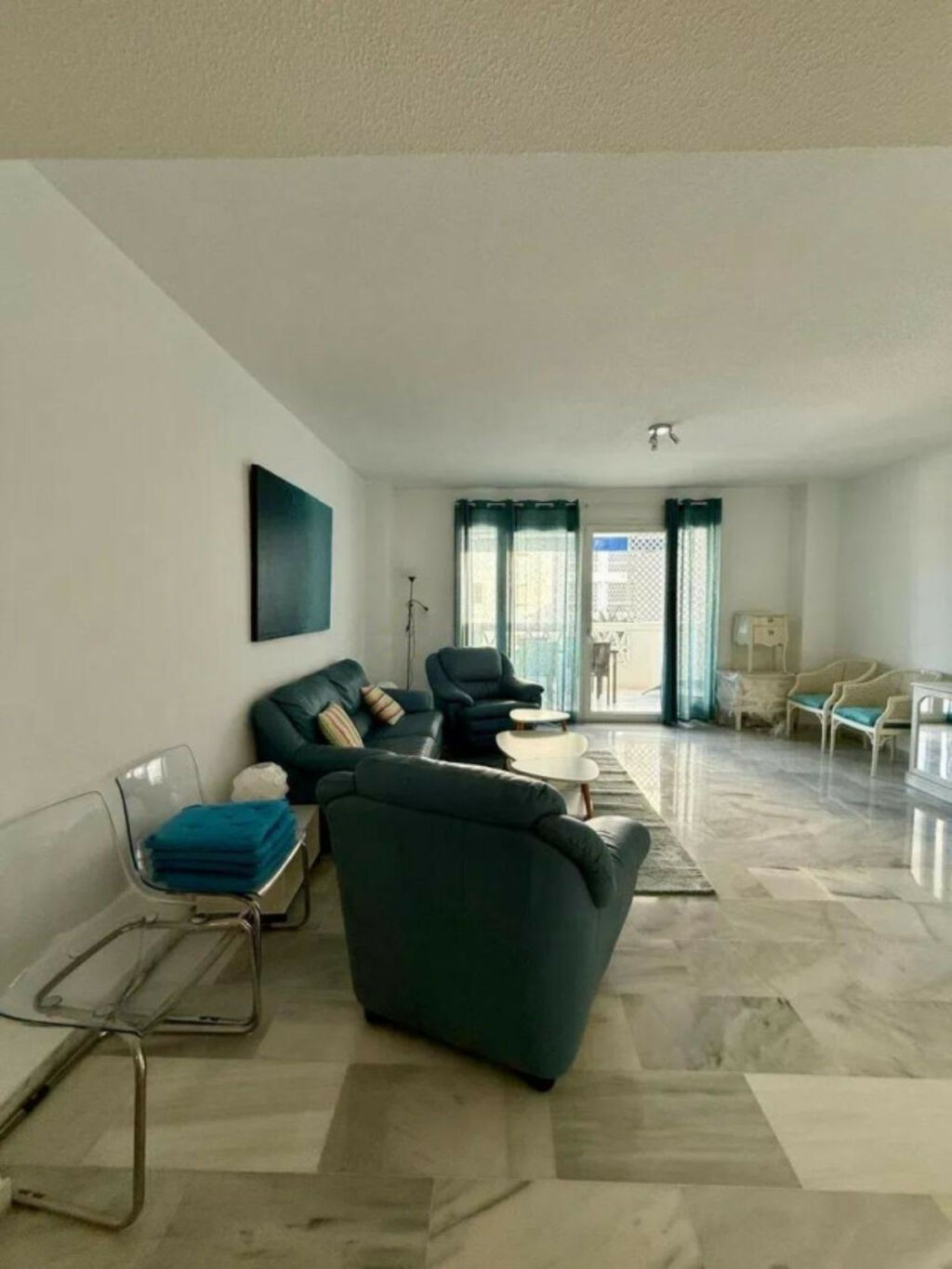 Middle Floor Apartment Puerto Banús Málaga - image 3