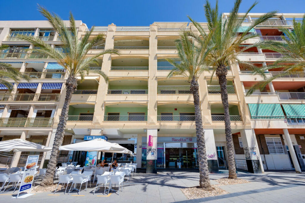 Middle Floor Apartment Torrevieja Alicante - image 3